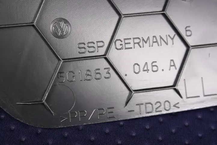 Volkswagen Golf VII (2013 - 2019) 5G1863046A Прочие детали салона — фото 2