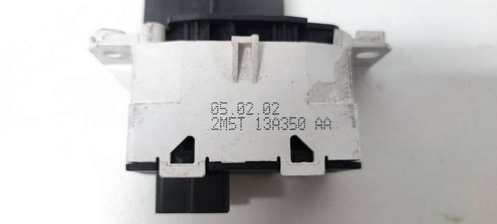 Ford Focus (1998 - 2004)  2M5T13A350AA Включатель аварийных фонарей