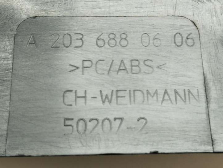 Mercedes-Benz C W203 (2000 - 2007)  A2036880606 Боковая отделка пространства для ног
