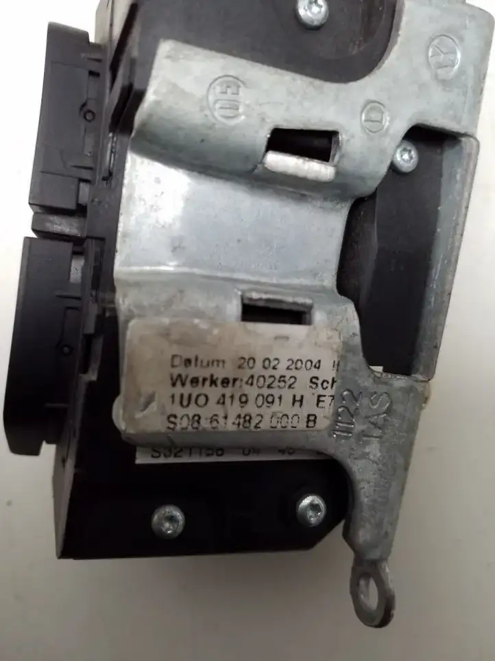 Skoda Octavia Mk1 (1U) (1996 - 2004) 1U0419091H Кнопки на рулевом колесе — фото 4