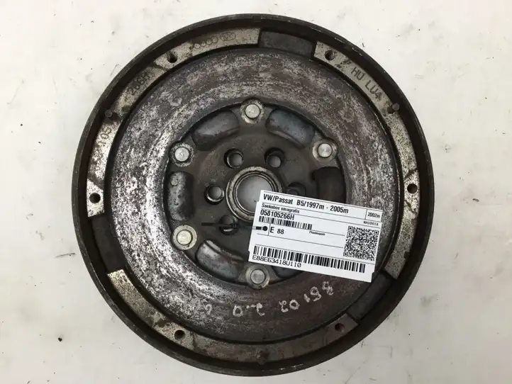 Volkswagen PASSAT B5.5 (2001 - 2005) 058105266H Двухмассовый маховик — фото 1