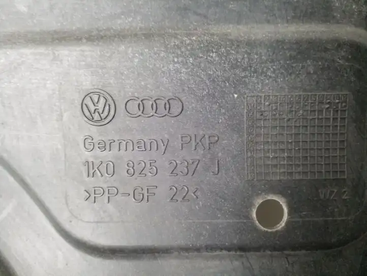 Volkswagen Golf V (2003 - 2009) 1K0825237J Защита двигателя — фото 2