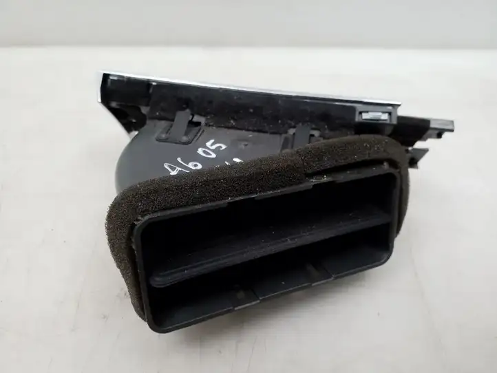 Audi A6 S6 C6 4F (2004 - 2008) 4F1820902B Боковой воздушный дефлектор — фото 2