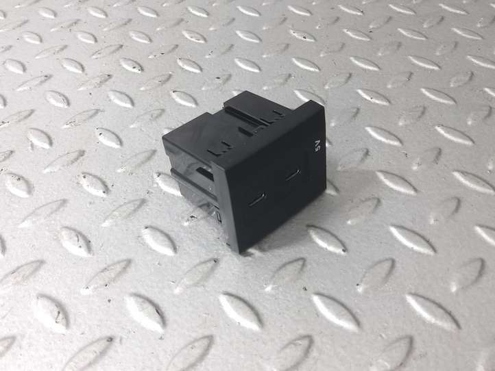Mercedes-Benz A W177 (2018 - )  A2478200301 Разъем USB