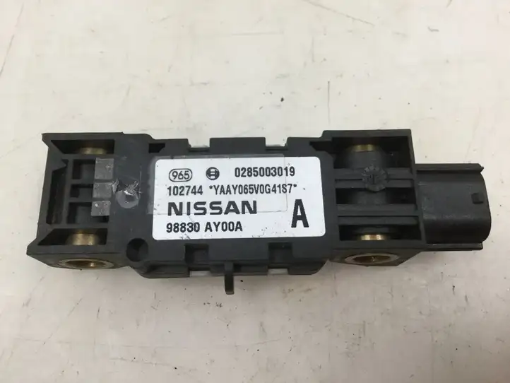 Nissan Primera (2001 - 2008) 0285003019 Датчик удара SRS — фото 1