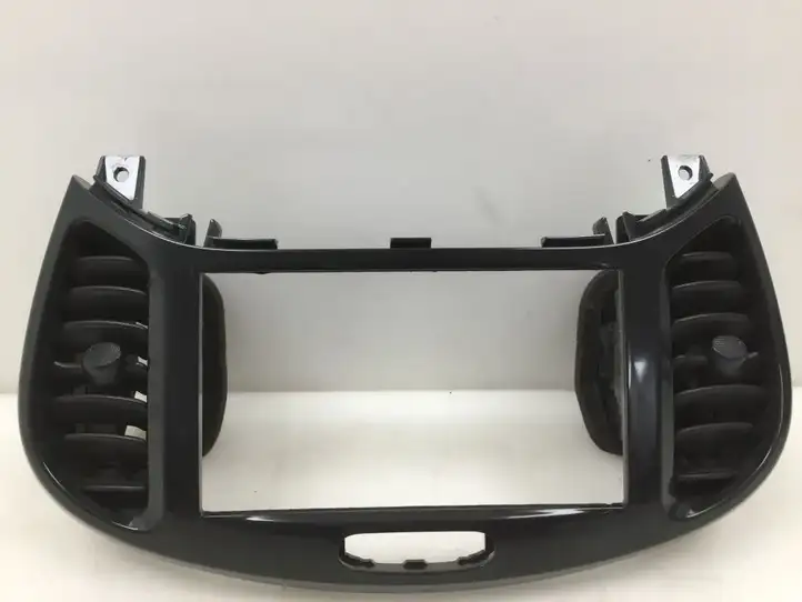 Nissan Juke I F15 (2010 - 2018) 682601KE0A Центральный воздушный дефлектор — фото 1