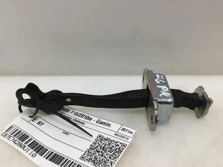 Nissan Juke I F15 (2010 - 2018) Ограничитель двери — фото 2