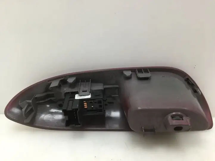 Nissan Juke I F15 (2010 - 2018) 829611KA0A Блок кнопок стеклоподъемников — фото 3