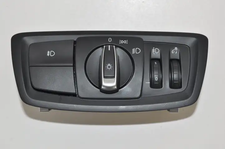 BMW X1 F48 F49 (2015 - 2022) 6847525 Включатель фонарей — фото 1