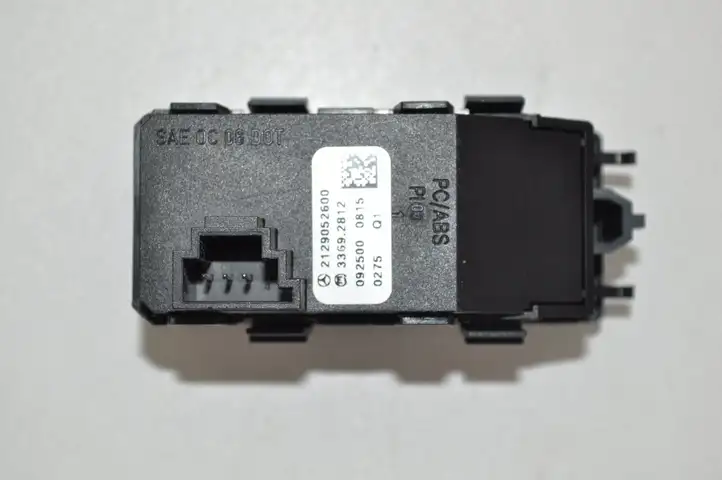 Mercedes-Benz E W212 (2009 - 2016) A2129052600 Блок кнопок на панели — фото 2