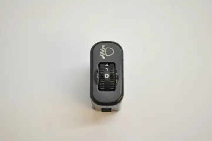 Mercedes-Benz Sprinter W906 (2006 - 2018) A9068260038 Блок кнопок на панели — фото 1