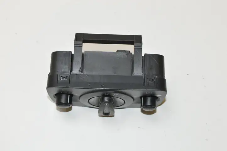 Ford Mondeo MK IV (2007 - 2014) 8G9T13A024BA Включатель фонарей — фото 2