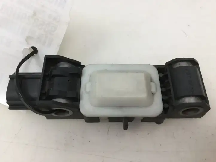 Nissan Note (E11) (2006 - 2014) 985829U00A Датчик удара SRS — фото 1