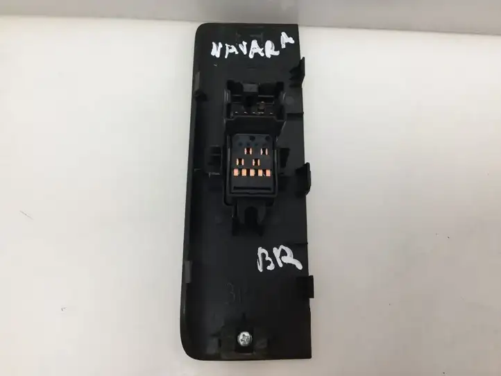 Nissan Navara D40 (2004 - 2015) 82961EA300 Кнопка стеклоподъемников — фото 2