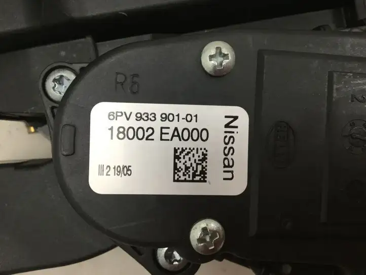 Nissan Navara D40 (2004 - 2015) 18002EA000 Педаль акселератора — фото 4