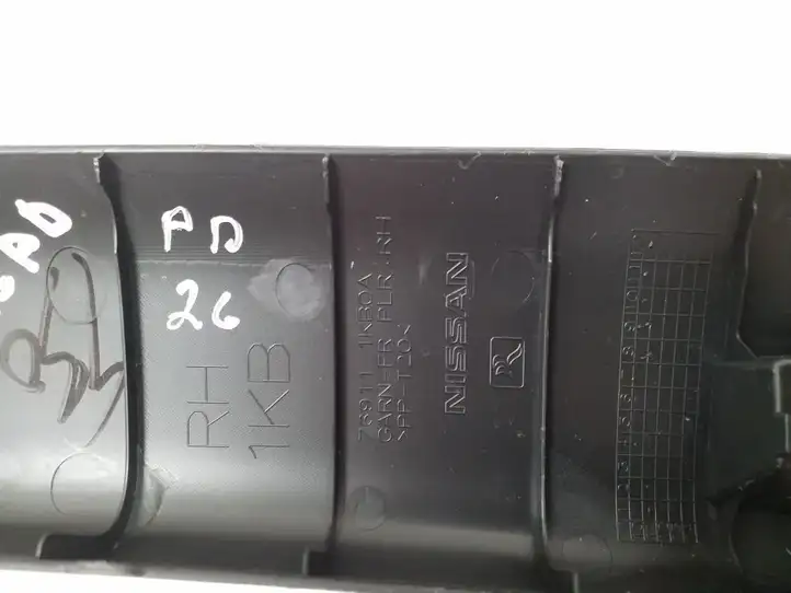 Nissan Juke I F15 (2010 - 2018) 769111KB0A Обшивка стойки A — фото 2