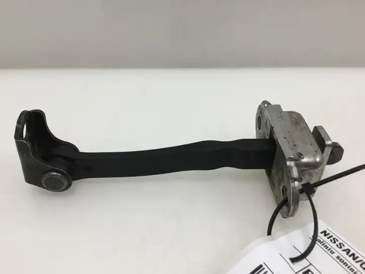Nissan Qashqai (2006 - 2010) Ограничитель задней двери — фото 1