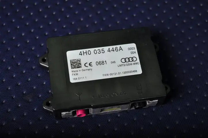 Audi A7 S7 4G (2010 - 2014) 4H0035446A Усилитель антенны — фото 1