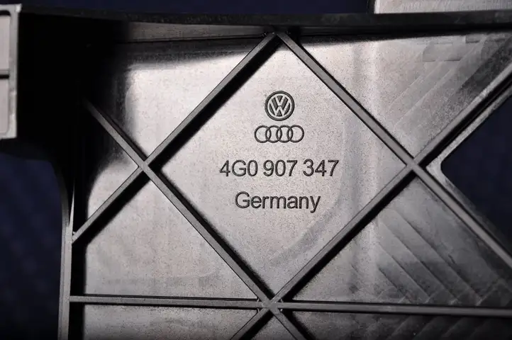 Audi A7 S7 4G (2014 - 2018) 4G0907347 Прочие детали салона — фото 3
