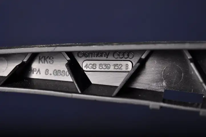 Audi A7 S7 4G (2014 - 2018) 4G8839152B Другая часть кузова — фото 3