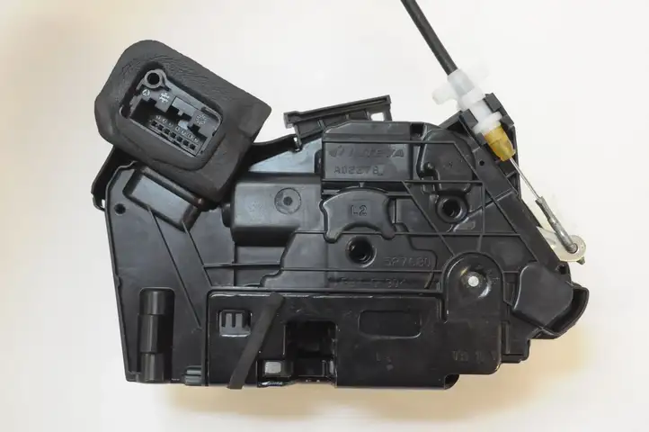 Volkswagen Sharan (2010 - 2015) 5K2837015D Замок ручки двери — фото 2