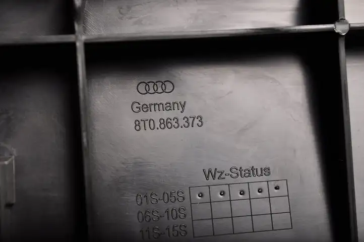 Audi A5 8T 8F (2011 - 2016) 8T0863373 Прочие детали салона — фото 4