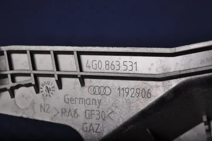Audi A6 C7 (2014 - 2018) 4G0863531 Прочие детали салона — фото 3