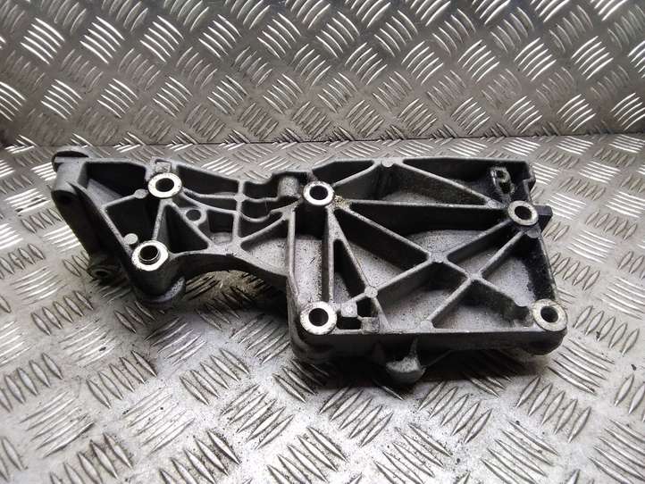 Volkswagen PASSAT B6 (2005 - 2010)  03G903143A Кронштейн