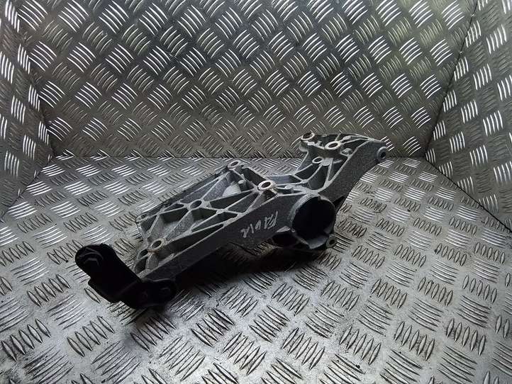 Volkswagen PASSAT B6 (2005 - 2010)  038903143AG Кронштейн