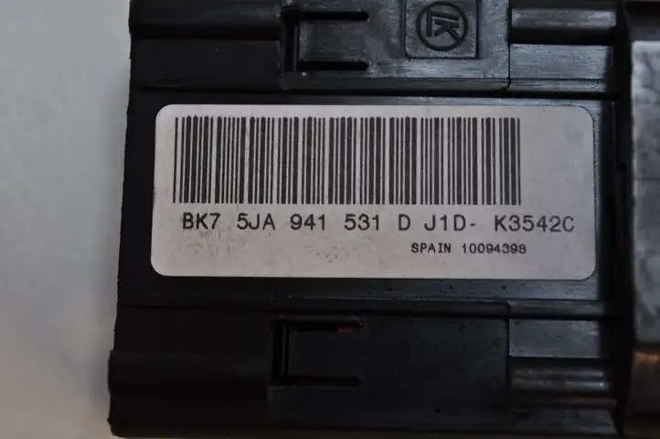 Skoda Rapid (NH) (2012 - 2019) 5JA941531D Включатель фонарей — фото 4