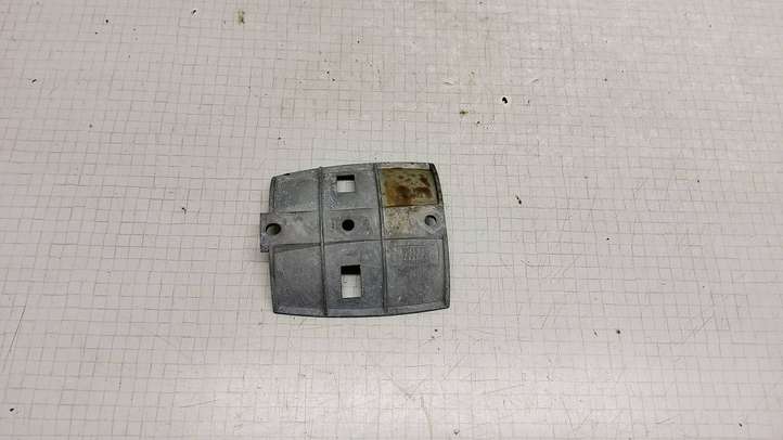 Saab 9-5 (2006 - 2010)  0104413400X Кронштейн