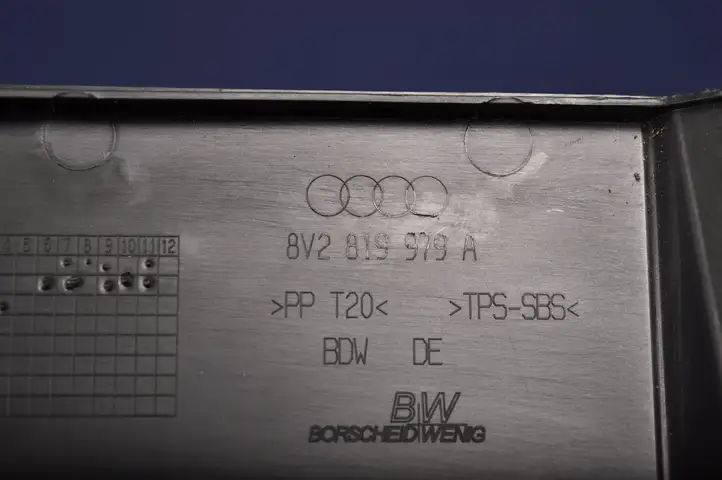 Audi A3/S3 8V (2012 - 2016) 8V2819979A Другая часть кузова — фото 1
