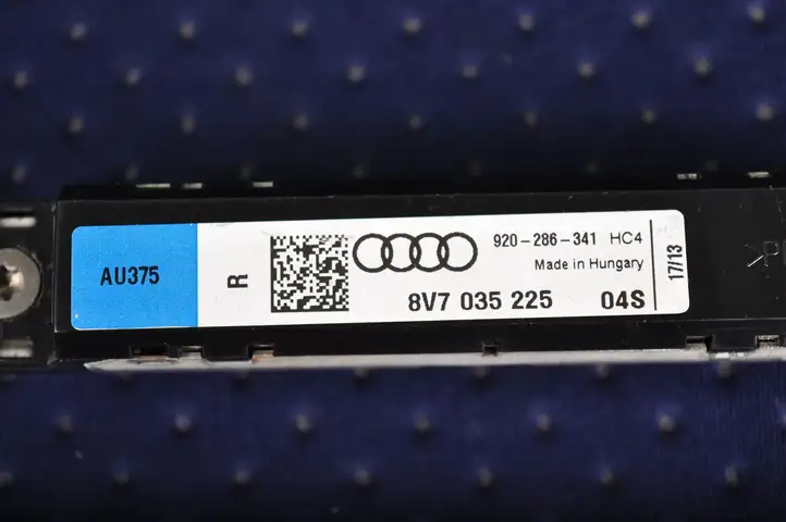 Audi A3/S3 8V (2012 - 2016) 8V7035225 Усилитель антенны — фото 4