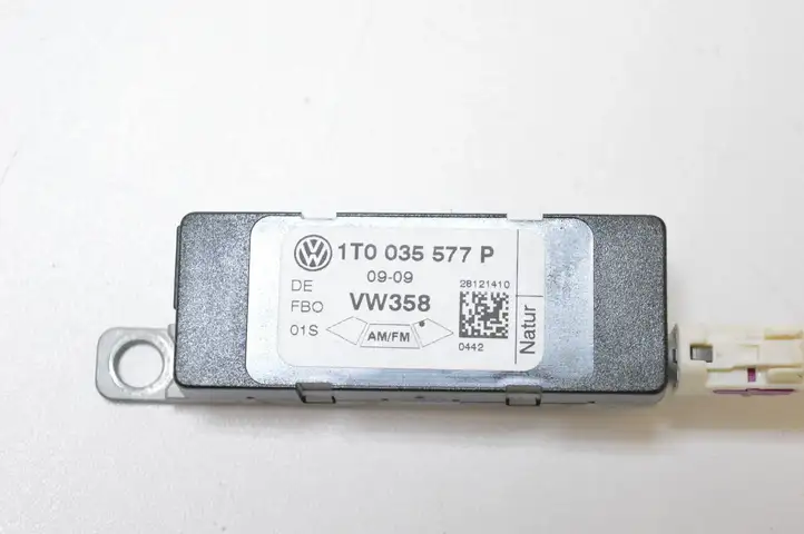 Volkswagen Touran I (2003 - 2010) 1T0035577P Усилитель антенны — фото 3