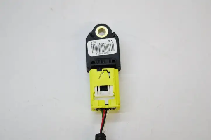 Toyota Auris 150 (2006 - 2012) 8983102100 Датчик удара SRS — фото 1