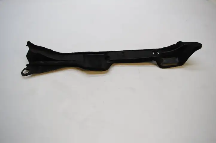 Toyota Auris 150 (2006 - 2012) 5382802070 Другая часть кузова — фото 1