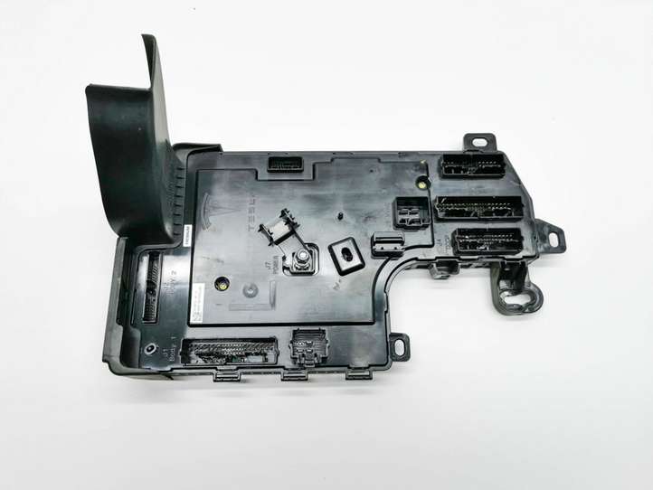 Tesla Model 3 (2017 - 2023)  1078673-90-K Mодуль kомфортa