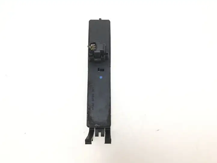 BMW 3 E46 (1998 - 2005) 8381518 Кнопка стеклоподъемников — фото 2