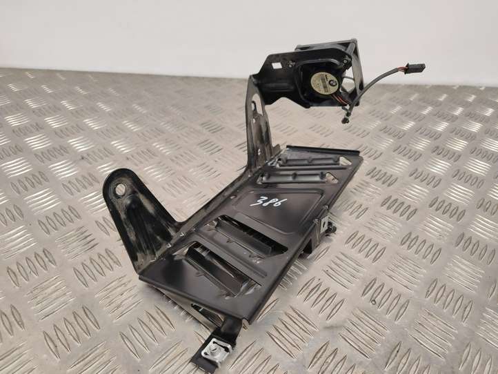 BMW 7 F01 F02 F03 F04 (2008 - 2016)  9153135 Держатель / кронштейн усилителя звука