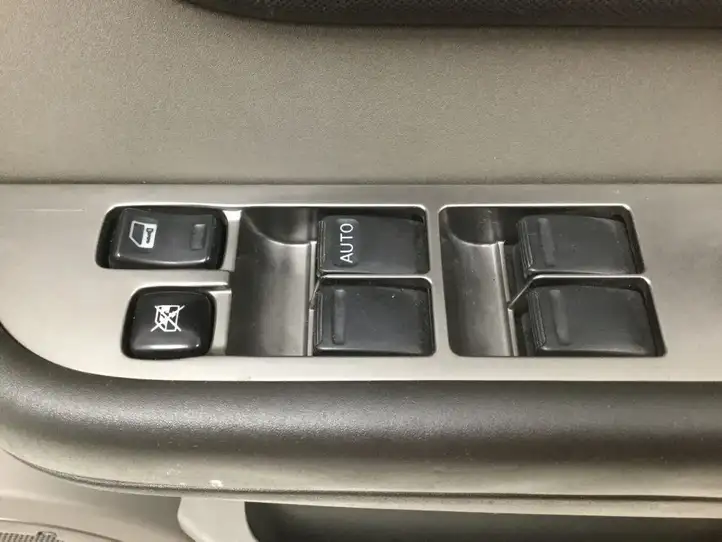 Nissan X-Trail T30 (2001 - 2007) Обшивка передней двери — фото 6