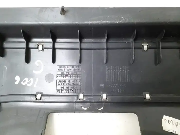 Opel Zafira B (2003 - 2006) 13131330 Прочая отделка багажника — фото 3