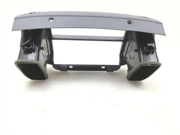 Nissan Micra (2003 - 2007) 68260K10381 Центральный воздушный дефлектор — фото 3