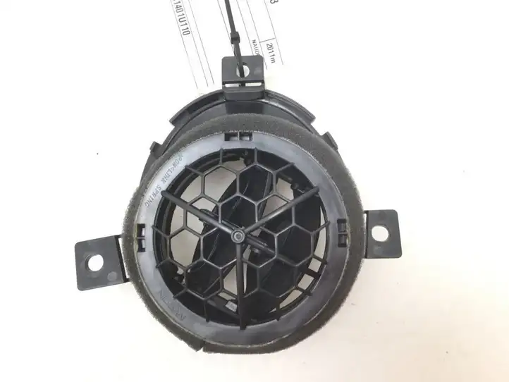 Nissan Juke I F15 (2010 - 2018) 687601KE0A Боковой воздушный дефлектор — фото 3