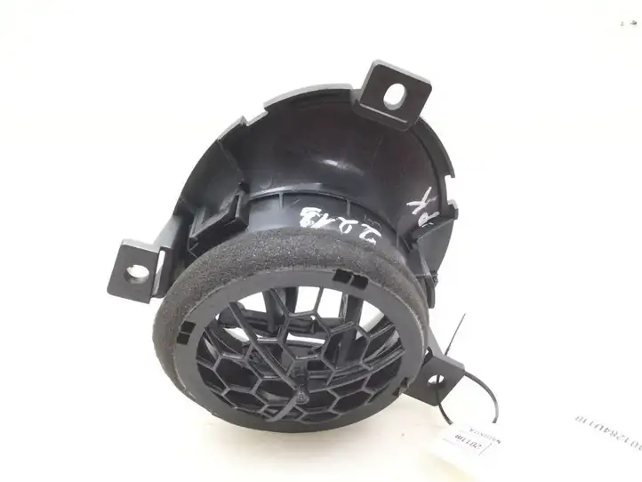 Nissan Juke I F15 (2010 - 2018) 687611KE0A Боковой воздушный дефлектор — фото 2