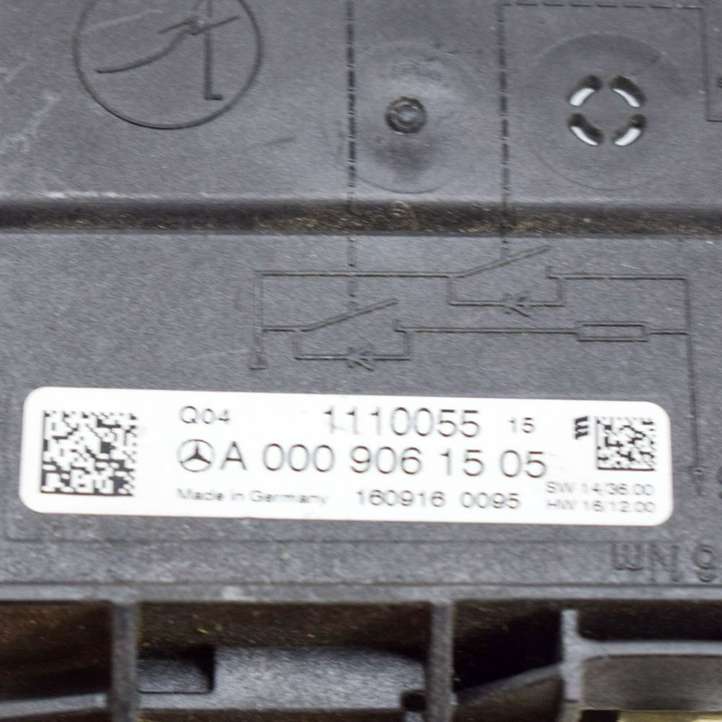 Mercedes-Benz C W205 (2014 - 2021)  A0009061505 Узел подключения плюсовых проводов