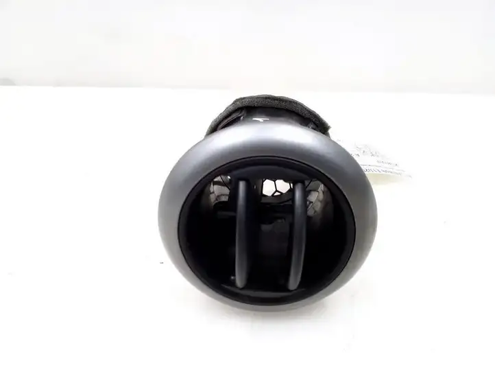 Nissan Note (E11) (2006 - 2014) 687609U000 Боковой воздушный дефлектор — фото 1