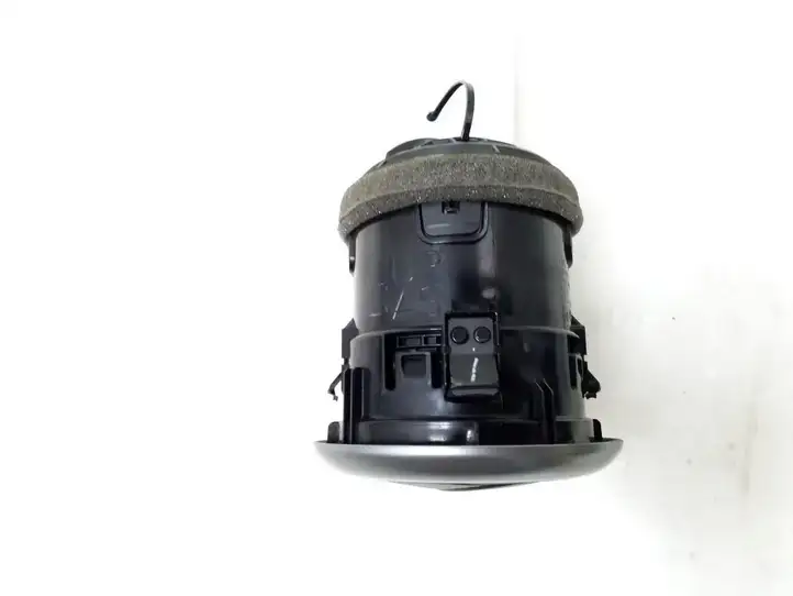Nissan Note (E11) (2006 - 2014) 687619U00A Боковой воздушный дефлектор — фото 4