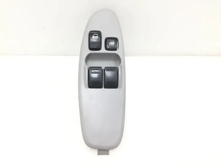 Nissan Almera (2000 - 2006) Кнопка стеклоподъемников — фото 3