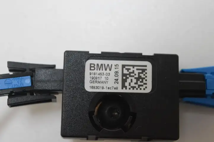 BMW X3 F25 (2010 - 2017) 9181453 Усилитель антенны — фото 3