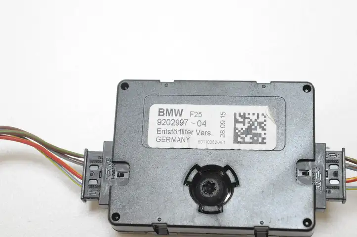 BMW X3 F25 (2010 - 2017) 9202997 Усилитель антенны — фото 3